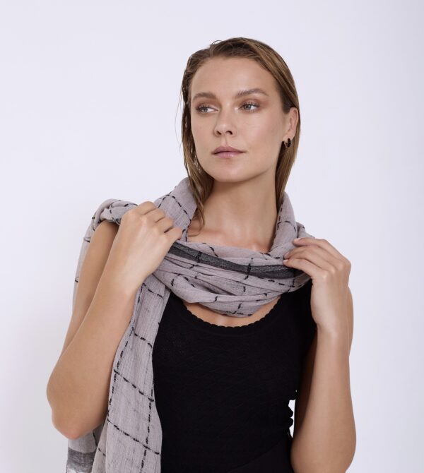 Foulard cuadros hiladura plateada - Imagen 3