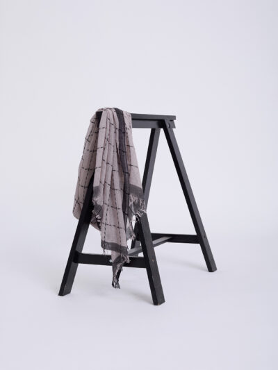 Foulard cuadros hiladura plateada