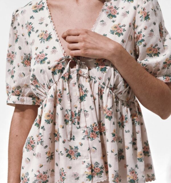 Blusa borica print rose flores