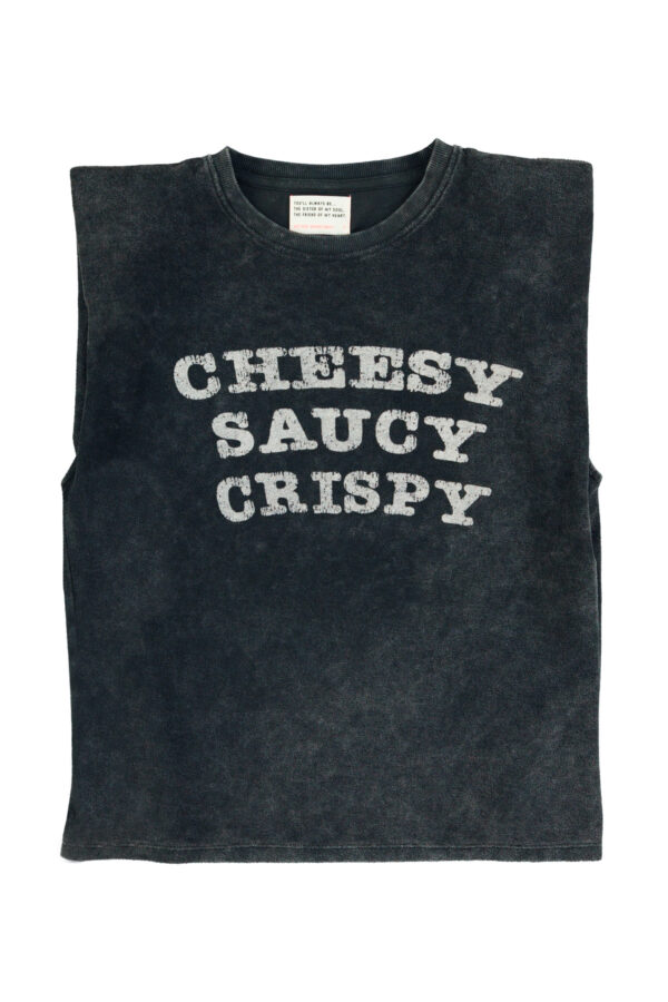 Camiseta shoulder pads black "cheesy saucy crispy"