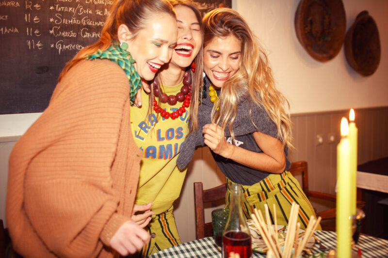 Sudadera olive green "los amici" - Imagen 5