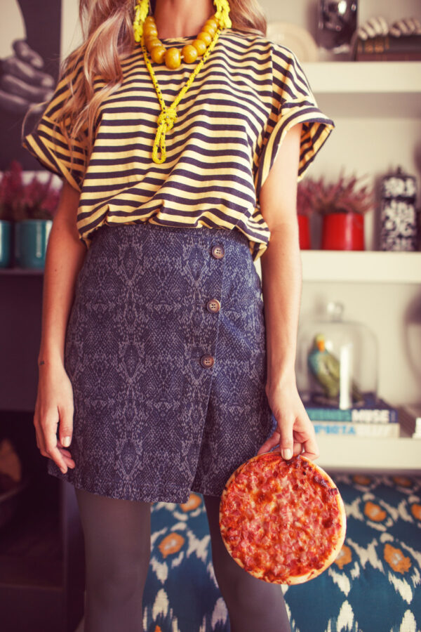 Camiseta yellow & black stripes - Imagen 2