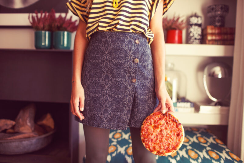Falda corta grey animal print - Imagen 3