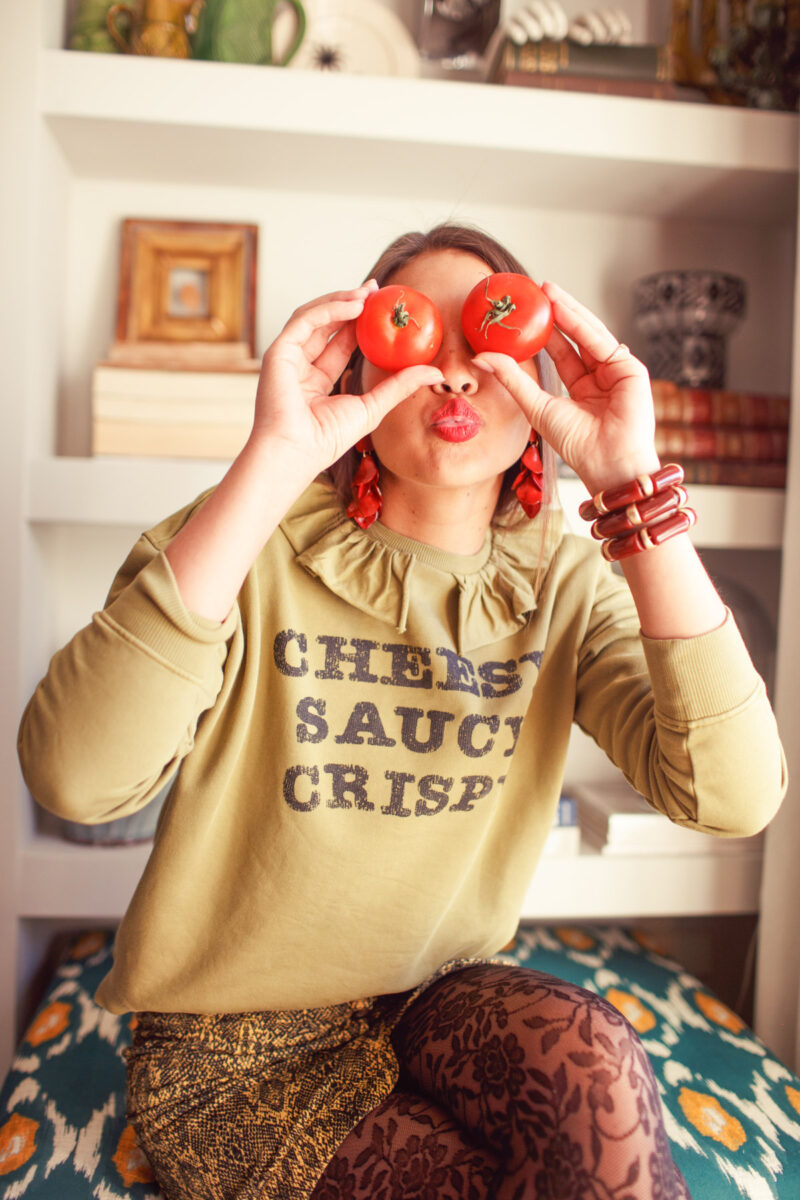 Sudadera collar army green "cheesy saucy crispy" - Imagen 4