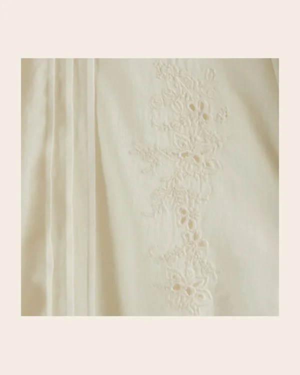 Blusa Charline volantes bordado creme - Imagen 6