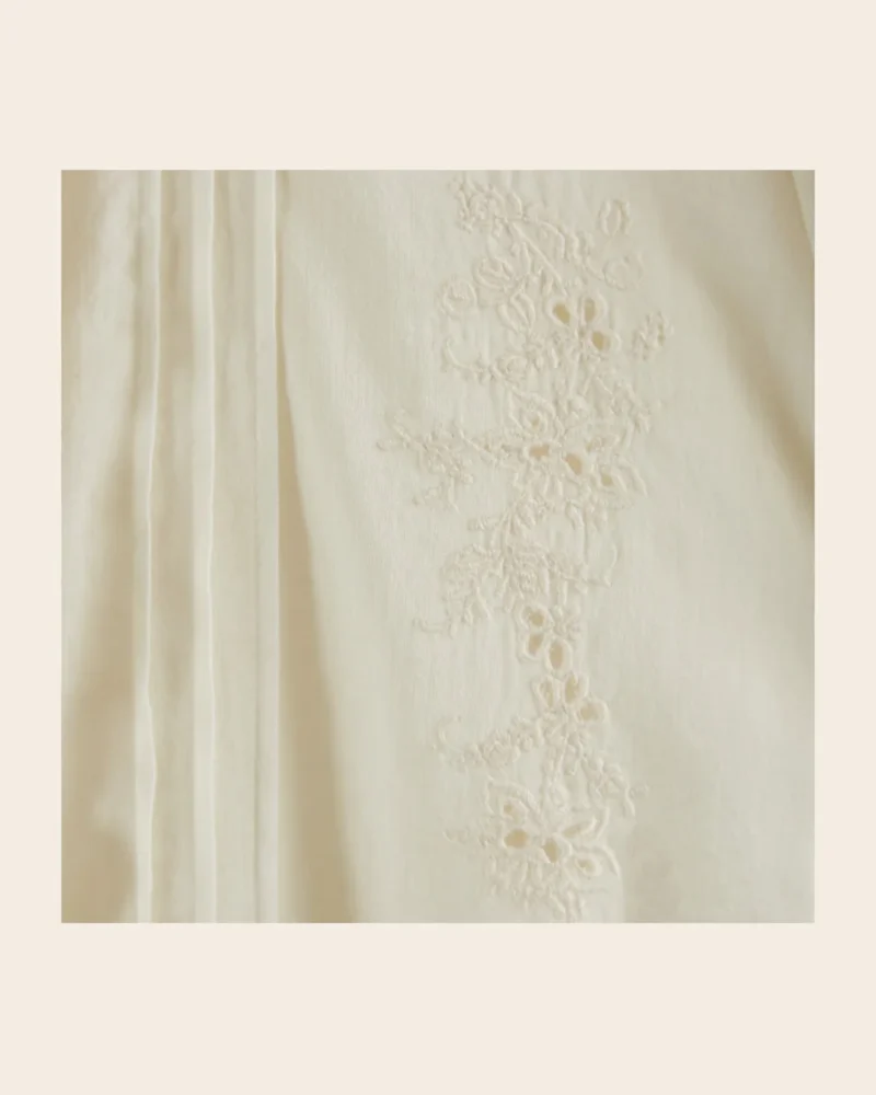 Blusa Charline volantes bordado creme - Imagen 6
