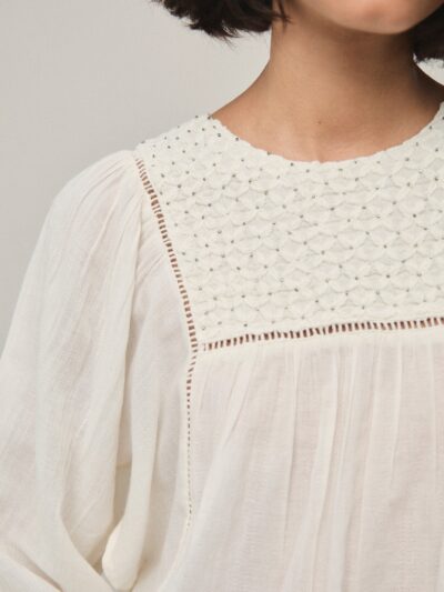 Blusa eva pechera bordada crudo