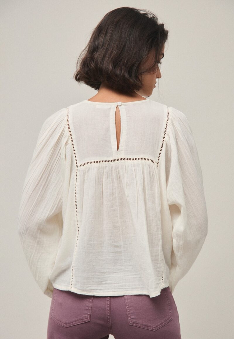 Blusa eva pechera bordada crudo - Imagen 3
