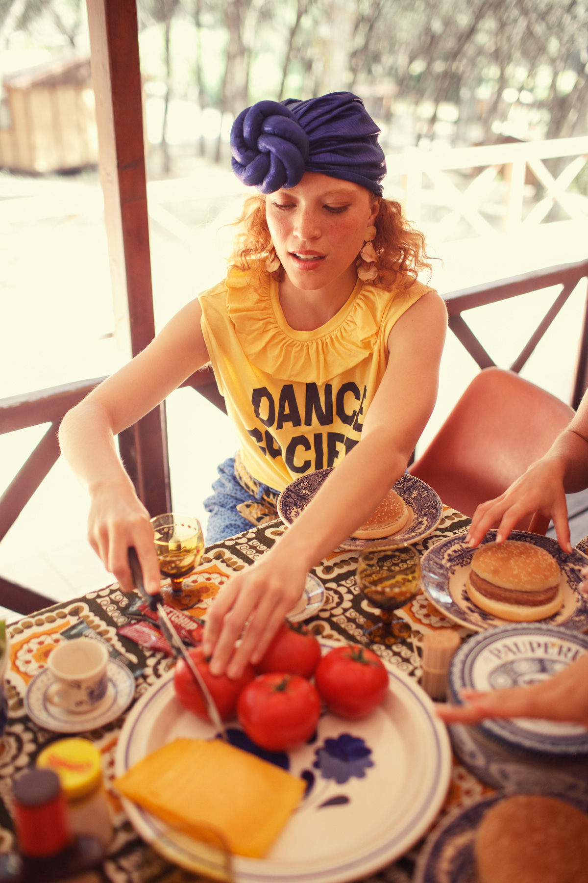 Camiseta collar yellow "dance society" - Imagen 3