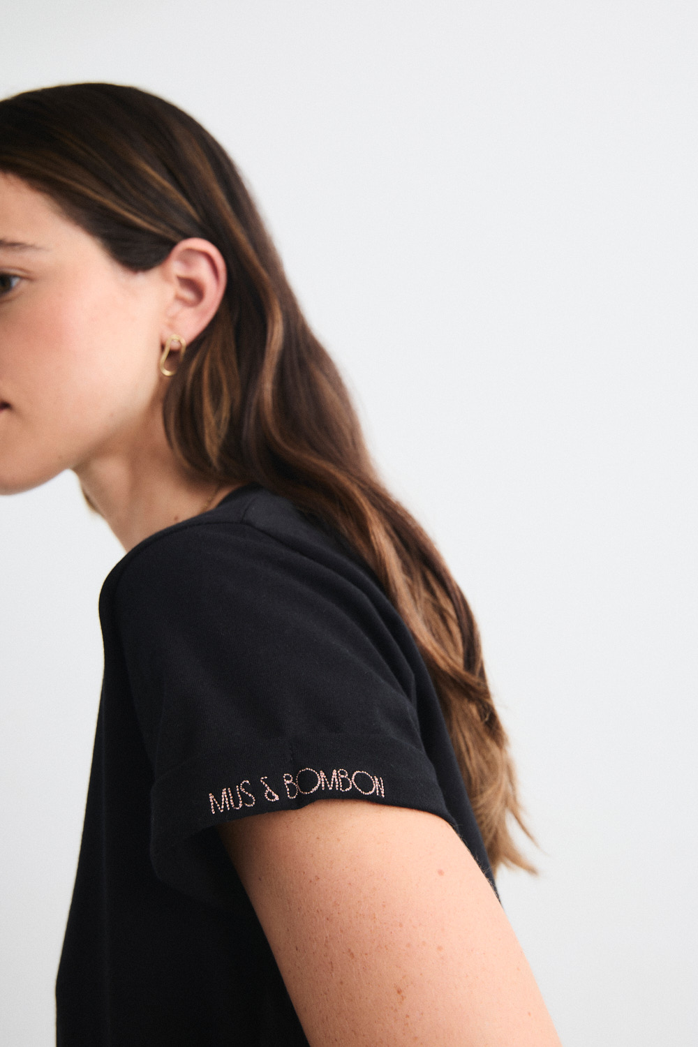 Camiseta musbom bordado mc negro