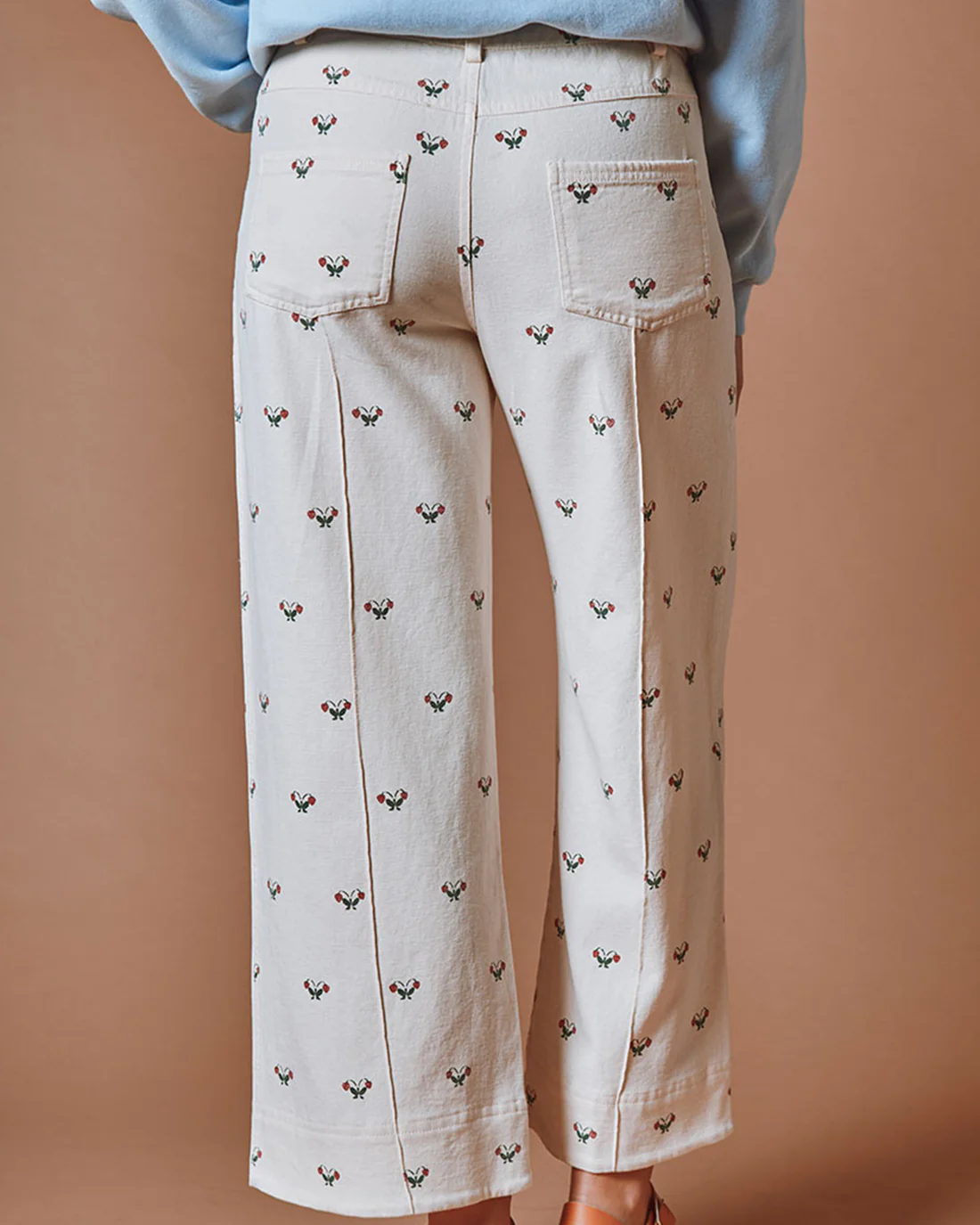 Pantalón delice crop floral color crudo - Imagen 3