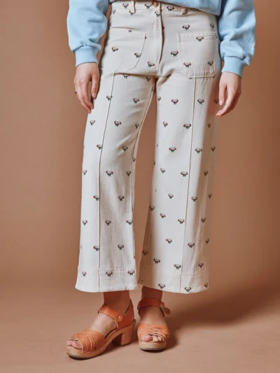 Pantalón delice crop floral color crudo